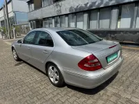 Gebraucht Mercedes E220 150 PS (110 kW) 2002 Silber Limousine