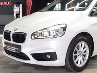 Gebraucht BMW 220 Active Tourer Basis 192 PS (141 kW) 2015 Weiß Van / Kleinbus