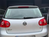 Gebraucht VW Golf V 102 PS (75 kW) 2005 Grau Kleinwagen