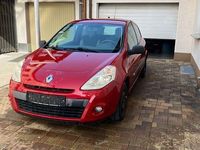 Gebraucht Renault Clio III 75 PS (55 kW) 2010 Rot Limousine