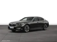 Gebraucht BMW 550e 489 PS (359 kW) 2025 Grau Limousine