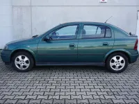 Gebraucht Opel Astra 84 PS (61 kW) 2003 Jadegruen mi2 Limousine