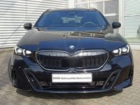 Gebraucht BMW 540 M Sport 286 PS (210 kW) 2025 Saphirschwarz met. Kombi