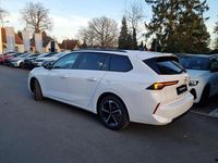 Neu Opel Astra Edition 131 PS (96 kW) 2025 Lack weiss banquise/typ aussenverkleidung spiegel flach standard Kombi