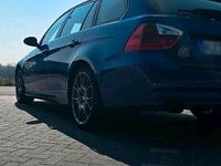 Gebraucht BMW 318 143 PS (105 kW) 2007 Blau Kombi