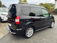Gebraucht Ford Tourneo Courier Titanium 101 PS (74 kW) 2016 Schwarz Van / Kleinbus
