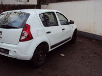 Gebraucht Dacia Sandero 75 PS (55 kW) 2012 Weiß Limousine