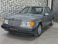 Gebraucht Mercedes E200 75 PS (55 kW) 1991 Grau Limousine