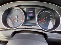 Gebraucht VW Passat Highline 150 PS (110 kW) 2019 Schwarz Kombi