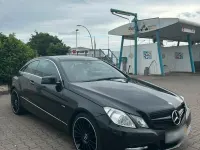 Gebraucht Mercedes E250 204 PS (150 kW) 2011 Schwarz Coupé