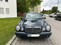 Gebraucht Mercedes E280 Elegance 204 PS (150 kW) 1997 Blau Limousine