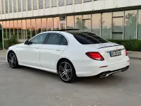 Gebraucht Mercedes E350 AMG line 258 PS (189 kW) 2017 Weiß Limousine