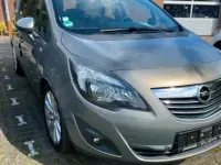 Gebraucht Opel Meriva 101 PS (74 kW) 2011 Gold Van / Kleinbus