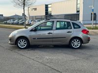 Gebraucht Renault Clio GrandTour Authentique 75 PS (55 kW) 2009 Grau Kombi
