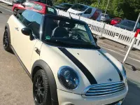 Gebraucht Mini Cooper Cabriolet 122 PS (89 kW) 2011 Pepper white Cabrio