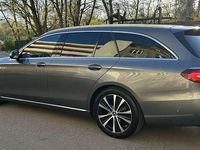 Gebraucht Mercedes E220 194 PS (142 kW) 2019 Grau Kombi