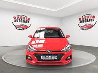 Gebraucht Hyundai i20 Select 75 PS (55 kW) 2020 Rot Kleinwagen