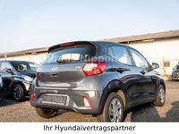 Gebraucht Hyundai i10 Select 63 PS (46 kW) 2024 Schwarz Kleinwagen