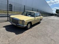 Gebraucht Mercedes 200 95 PS (69 kW) 1974 Gelb Limousine