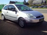 Gebraucht Ford Fiesta Ambiente 80 PS (58 kW) 2003 Polarsilber metallic Kleinwagen