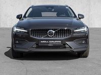 Gebraucht Volvo V60 CC Ultimate 197 PS (144 kW) 2023 Platinum grey / metallic Kombi