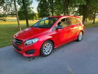 Gebraucht Mercedes B180 Urban 109 PS (80 kW) 2015 Rot Kleinwagen