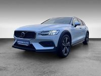 Gebraucht Volvo V60 CC Plus 197 PS (144 kW) 2023 Weiß (crystal white pearl / metallic) Kombi