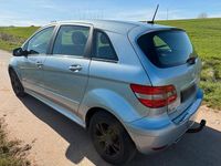 Gebraucht Mercedes B180 115 PS (84 kW) 2010 Blau Van / Kleinbus