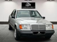 Gebraucht Mercedes E230 131 PS (96 kW) 1986 Silber Limousine