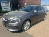 Gebraucht Mercedes A180 122 PS (89 kW) 2016 Grau Limousine