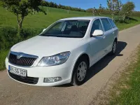 Gebraucht Skoda Octavia Ambition 105 PS (77 kW) 2012 Weiß Kombi