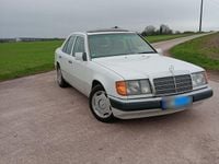 Gebraucht Mercedes E260 160 PS (117 kW) 1990 Weiß Limousine