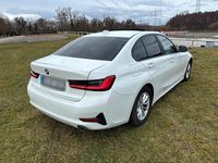 Gebraucht BMW 318 150 PS (110 kW) 2019 Weiß Limousine