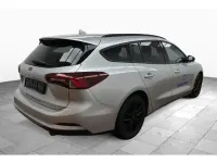 Gebraucht Ford Focus 120 PS (88 kW) 2022 Silber (metallic) Kombi