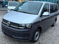 Gebraucht VW Multivan 150 PS (110 kW) 2019 Weiß und grün foliert Van