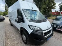 Gebraucht Peugeot Boxer 140 PS (102 kW) 2022 Lackierung weiss icy/deckende Van