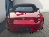 Gebraucht Mazda MX5 Selection 184 PS (135 kW) 2022 Magmarot metallic Cabrio