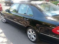 Gebraucht Mercedes E240 Avantgarde 177 PS (130 kW) 2002 Schwarz Limousine