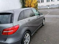 Gebraucht Mercedes B180 110 PS (80 kW) 2014 Grau Van / Kleinbus