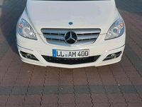 Gebraucht Mercedes B180 109 PS (80 kW) 2009 Weiß Van / Kleinbus