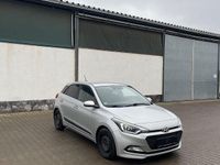 Gebraucht Hyundai i20 YES! Gold 75 PS (55 kW) 2016 Silber Kleinwagen