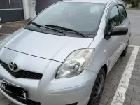 Gebraucht Toyota Yaris 105 PS (77 kW) 2011 Silber Kleinwagen