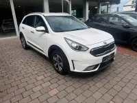 Używany Kia Niro Vision 141 KM (103 kW) 2017 Biały SUV