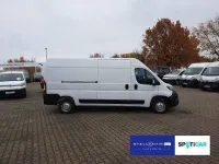 Gebraucht Peugeot Boxer 140 PS (102 kW) 2023 Weiß Van