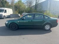Gebraucht VW Passat 101 PS (74 kW) 2000 Grün Limousine