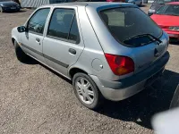 Gebraucht Ford Fiesta 70 PS (51 kW) 2002 Silber Kleinwagen