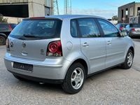 Gebraucht VW Polo Comfortline 69 PS (50 kW) 2005 Silber Kleinwagen