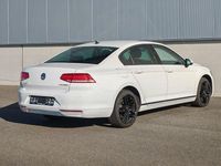 Gebraucht VW Passat Trendline 120 PS (88 kW) 2015 Weiß Limousine