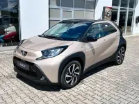 Neu Toyota Aygo X 72 PS (52 kW) 2026 Beige SUV