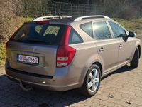 Gebraucht Kia Ceed Sportswagon 125 PS (91 kW) 2011 Beige Kombi